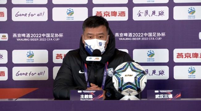 其中，这对革命夫妻天台谈心的戏份，击中了很多人的泪点